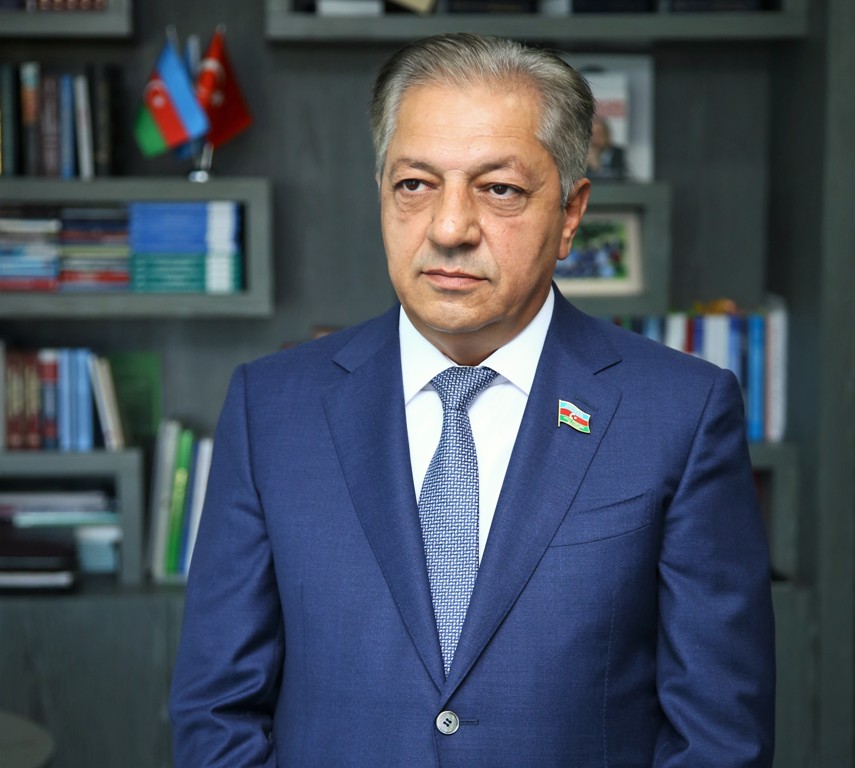 Tariximizin ən xoşbəxt adamı – Heydər Əliyev
