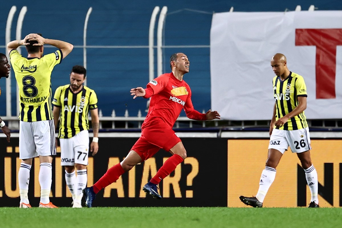 “Fənərbaxça”dan ağır məğlubiyyət