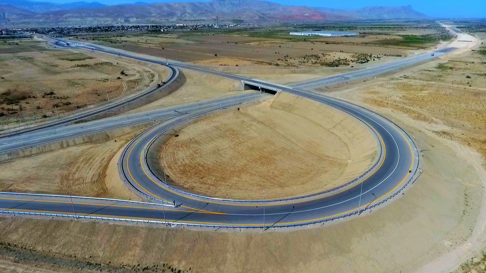Azərbaycanda pullu yolun 30 km-lik hissəsi tikilib