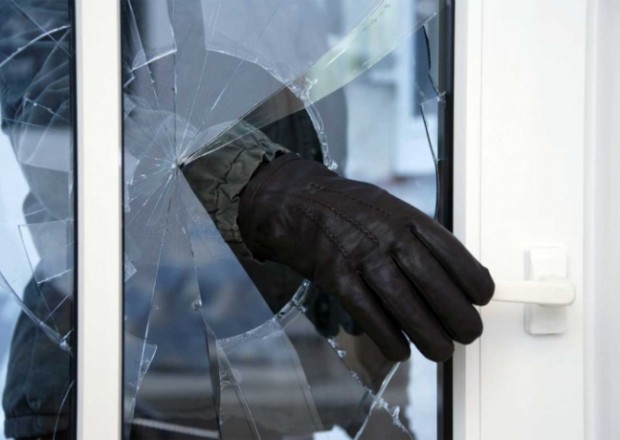 Bakıda evlərdən 7 min manatlıq oğurluq edildi