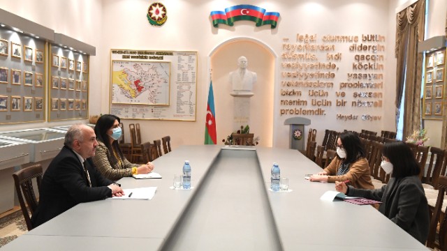 Fuad Hüseynov Koreya səfirliyinin nümayəndələri ilə görüşüb