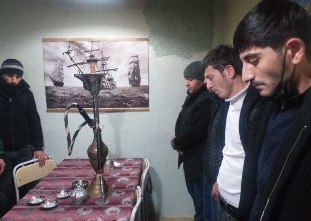 Şabranda çayxana sahibi və müştəriləri saxlanıldı