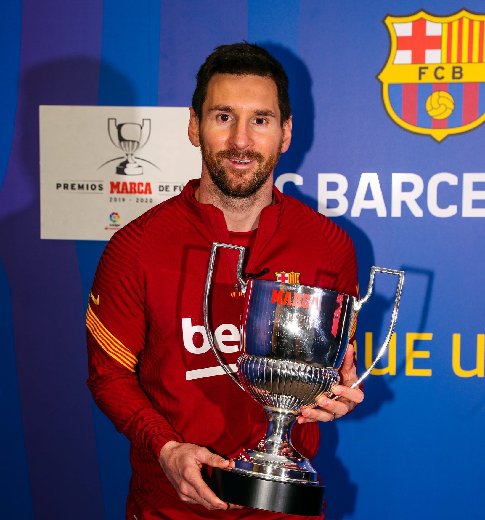 Messi bu mükafata yeddinci dəfə sahib çıxdı