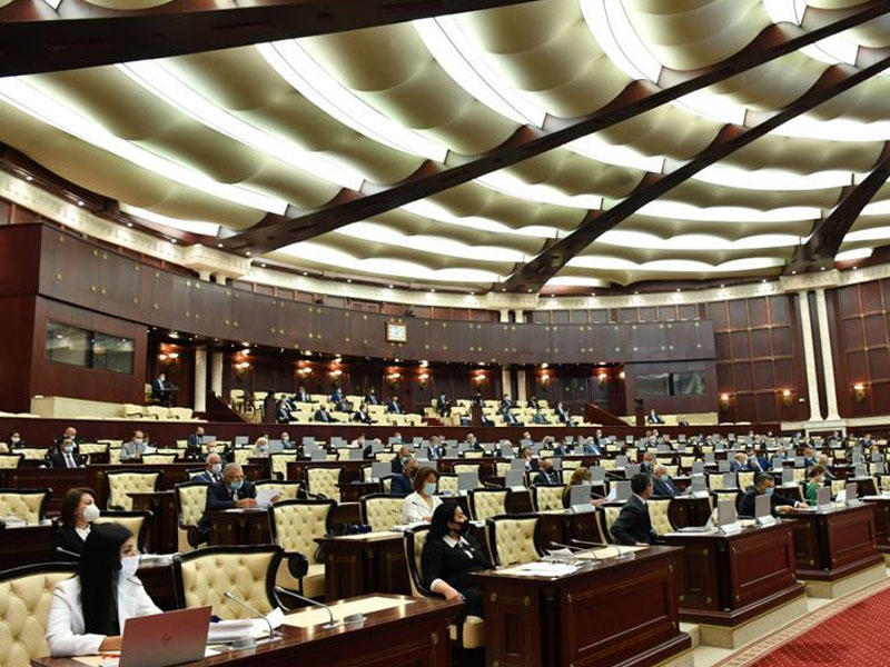 Deputatlar bu gün 5 məsələnin müzakirəsinə toplaşır