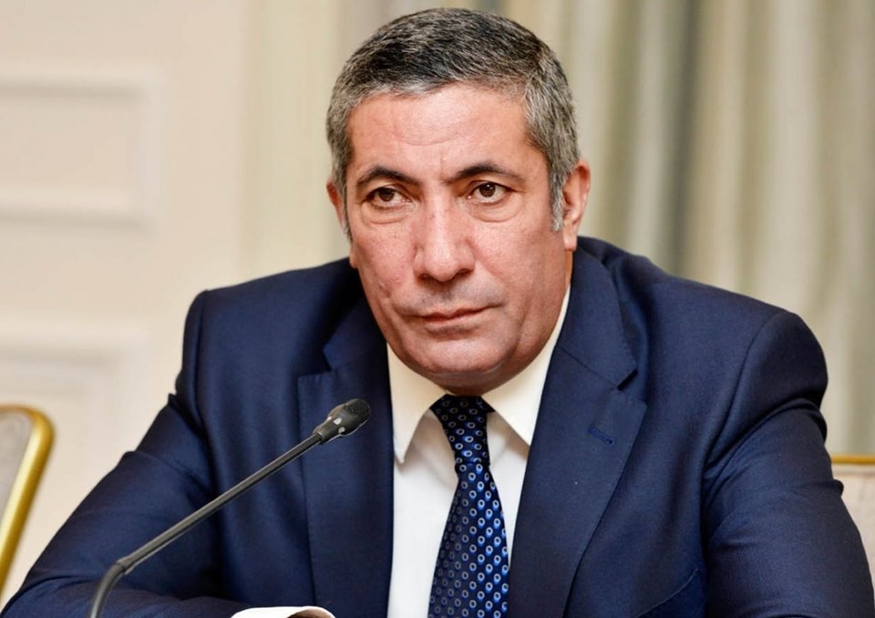 Siyavuş Novruzov jurnalistlərə TƏŞƏKKÜR ETDİ