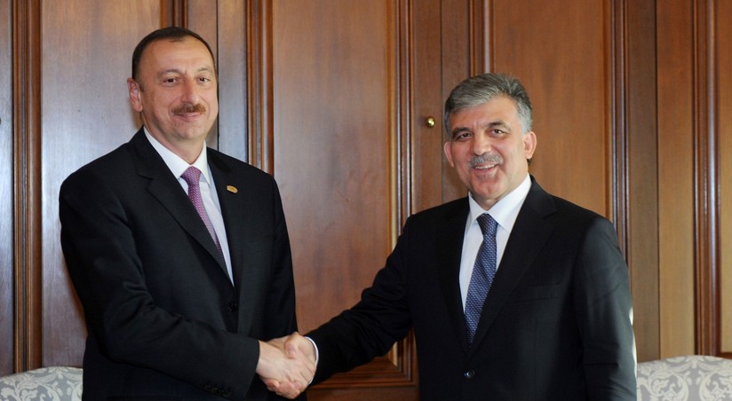 Abdullah Gül İlham Əliyevi təbrik etdi