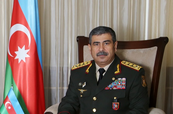 Zakir Həsənov qoşunların təminatında nöqsanlara yol verənləri cəzalandırdı