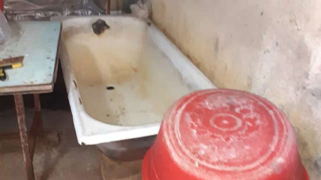 Hamam vannasında saxlanılan südü satışa çıxaranlar ifşa olundu - FOTOLAR