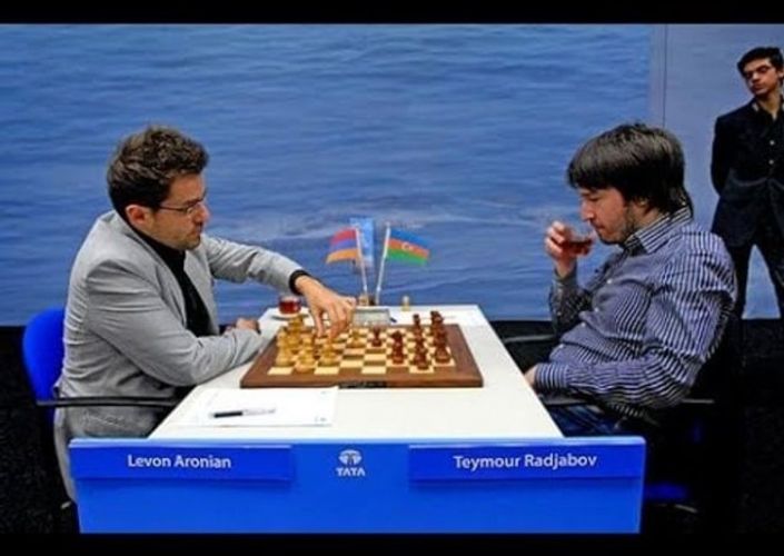 Teymur Rəcəbov Aronyanla heç-heçə etdi