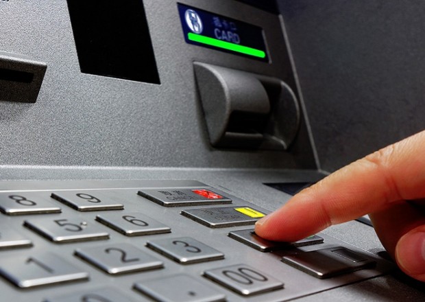 Bakıda qadının bank hesabından pul oğurlanıb