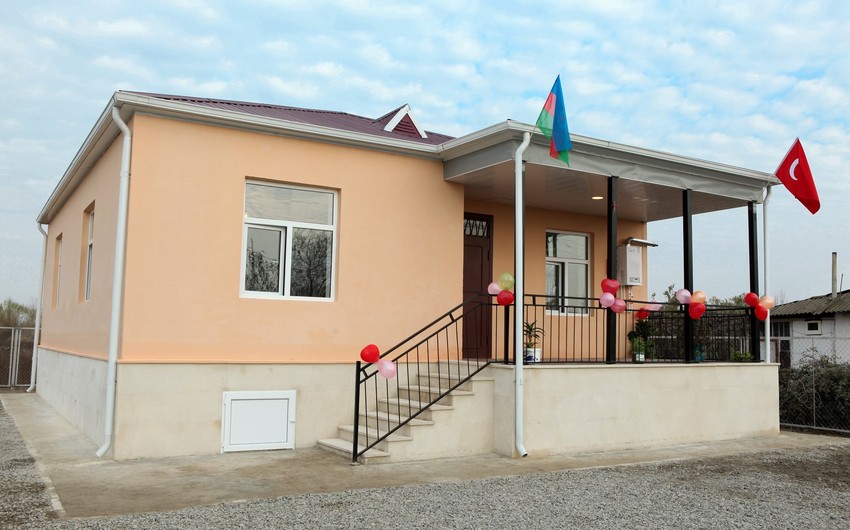 Şəhid ailələrinə və Qarabağ əlillərinə ev verildi