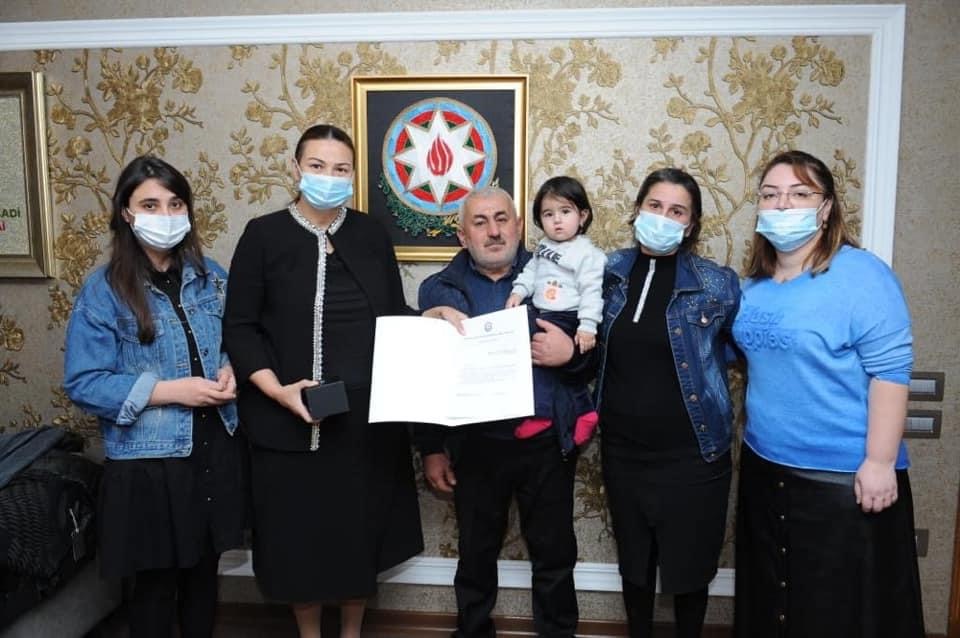 Komitə sədri şəhid leytenantın ailəsi ilə görüşdü