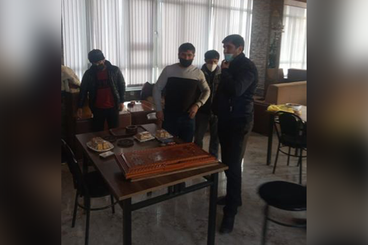 Şabranda qanunsuz çayxana aşkarlanıb