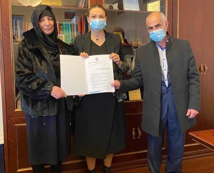 Qənirə Paşayeva şəhid qardaşların valideynlərilə görüşdü