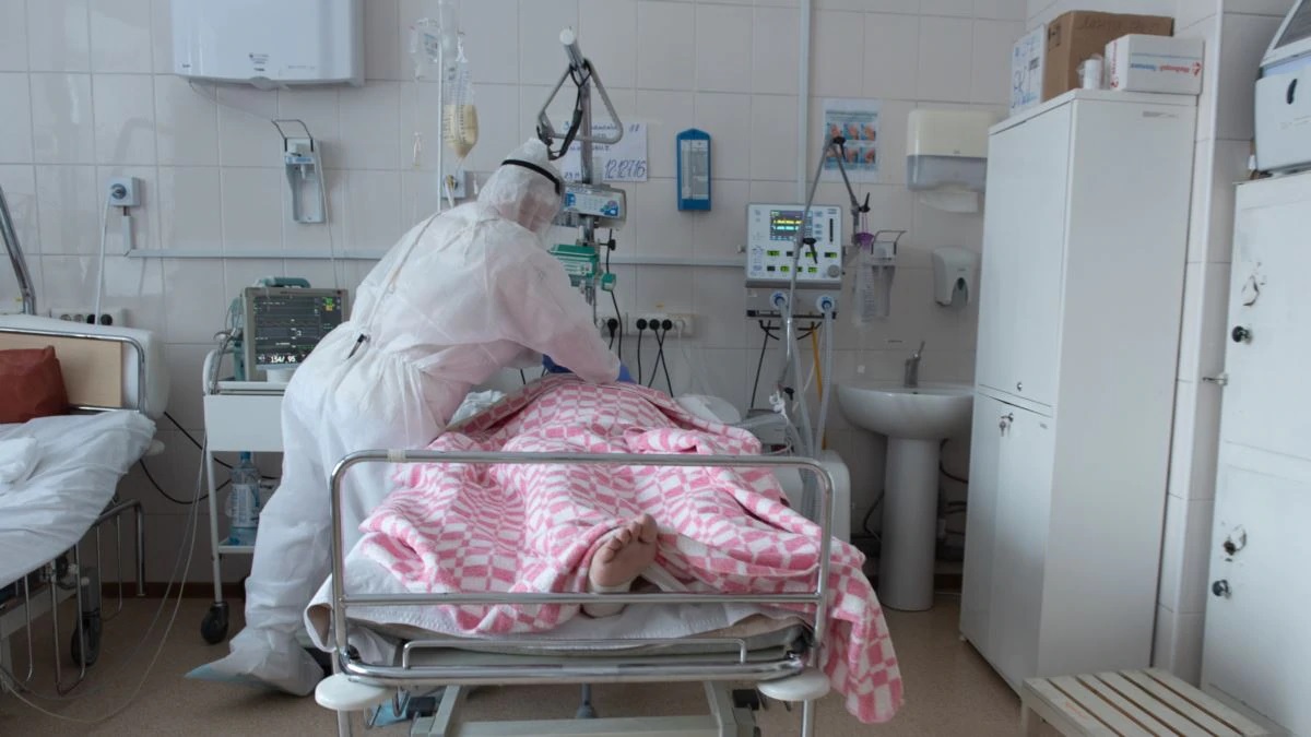 Daha bir həkim koronavirusdan vəfat etdi - FOTO