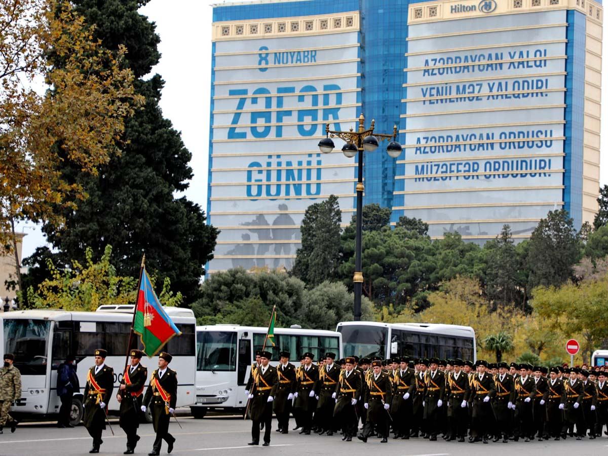 Müddətdən artıq həqiqi hərbi xidmət keçmək istəyənlərin NƏZƏRİNƏ