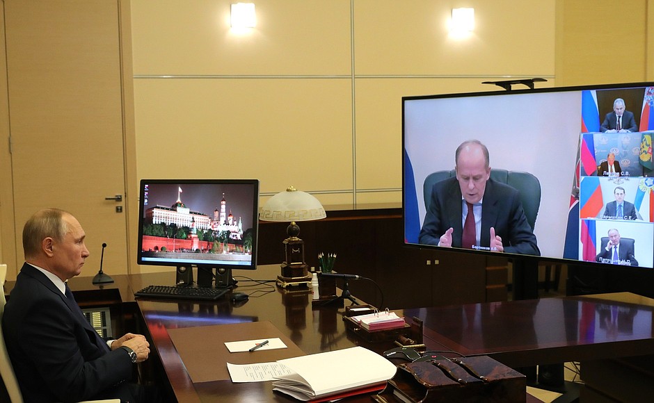Putin Qarabağa görə müşavirə keçirdi