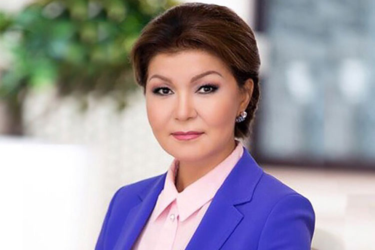 Nazarbayevin qızı yenidən parlamentdə