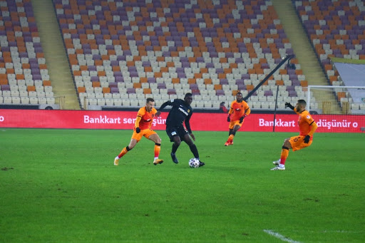 “Qalatasaray” penaltilərlə 1/4 finala adladı
