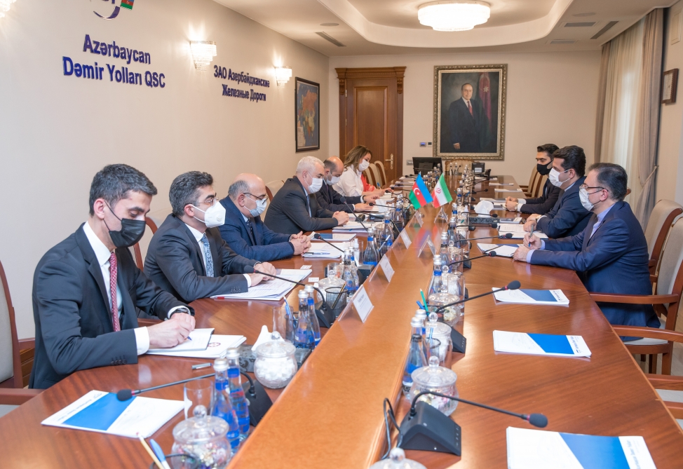 Cavid Qurbanov İran səfiri ilə müzakirələr apardı