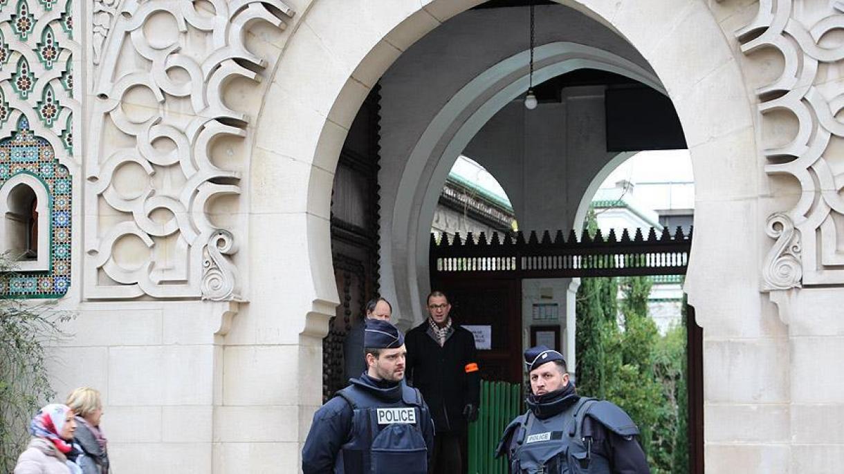 Fransada daha 9 məscid bağlandı