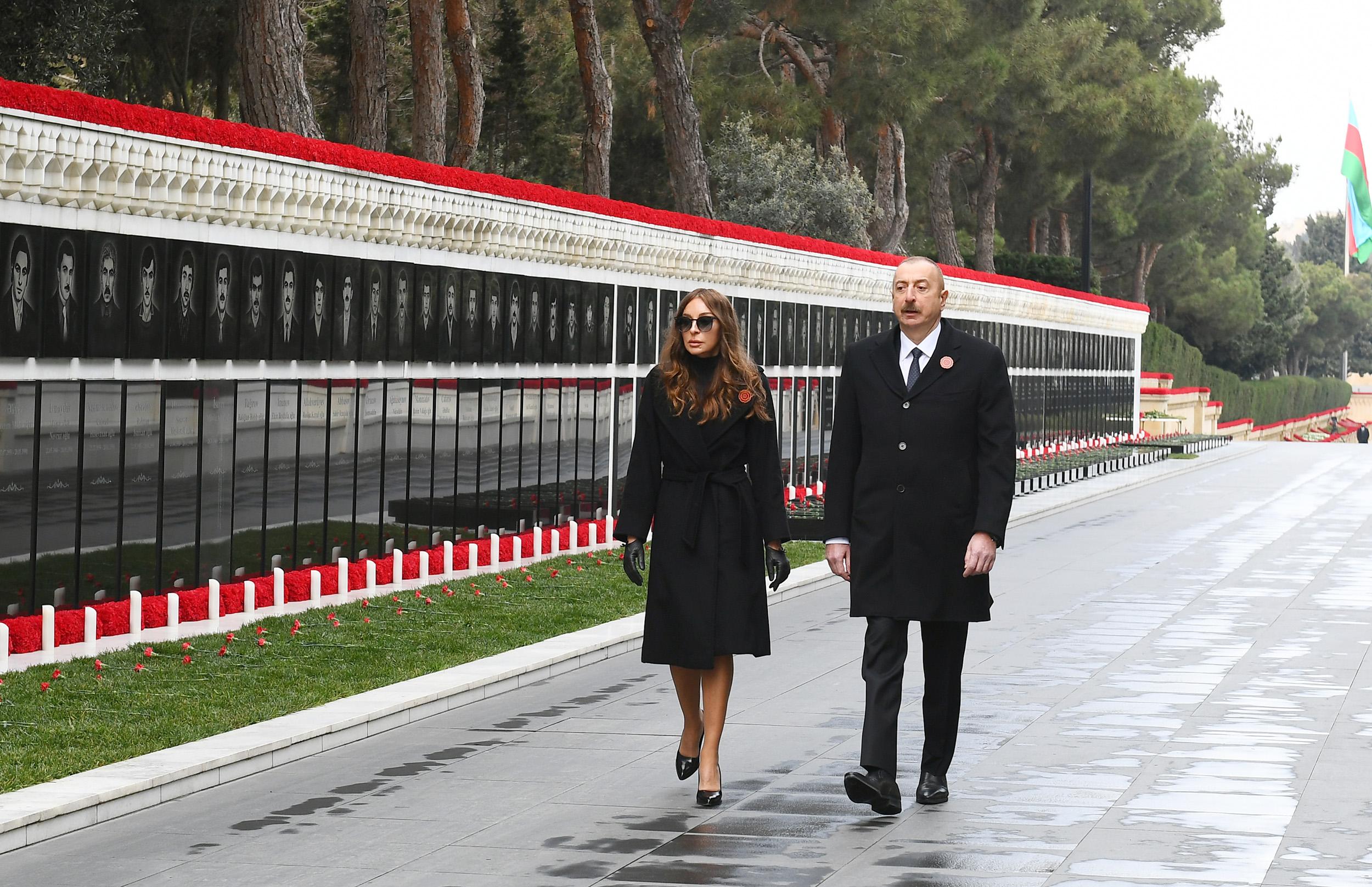 Prezident və birinci xanım Şəhidlər xiyabanını ziyarət etdilər - FOTOLAR
