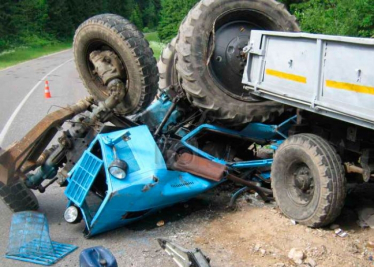 Ağcabədidə traktor yük avtomobili ilə toqquşdu - Ölən var