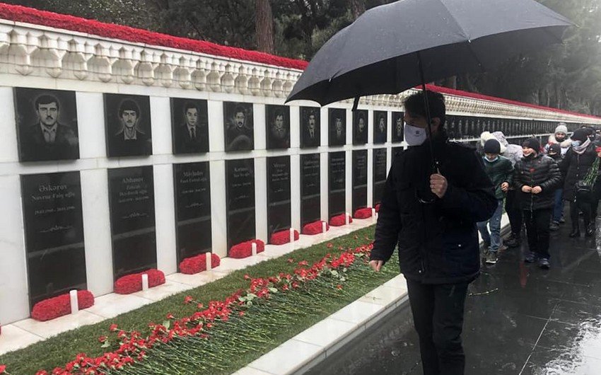 İtaliya səfiri 20 Yanvar şəhidlərinin xatirəsini yad etdi