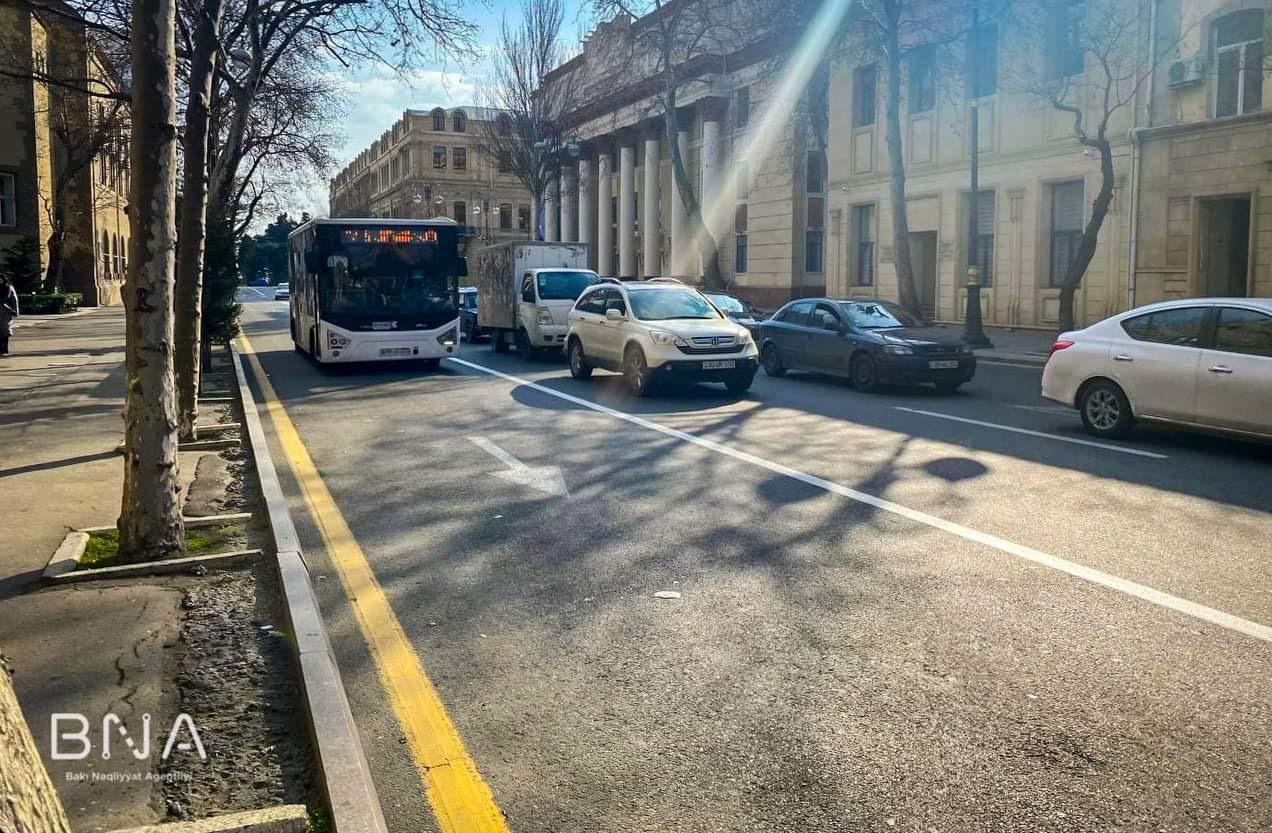 Bakının daha bir küçəsində xüsusi avtobus zolağı təşkil edildi