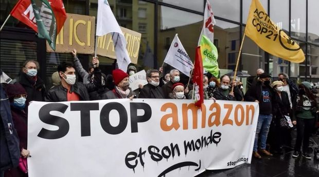 Fransada “Amazon”a qarşı etiraz aksiyası keçirilib