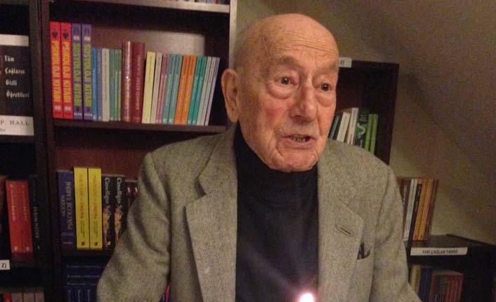 Keçmiş nazir 104 yaşında vəfat etdi