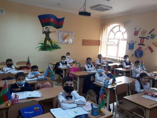 Məktəblərdə ənənəvi tədris qismən bərpa olunur