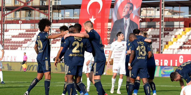 “Fənərbaxça” liderliyini möhkəmlətdi