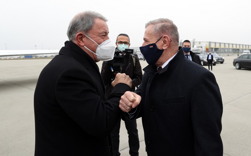 Hulusi Akar Almaniyadan Macarıstana getdi