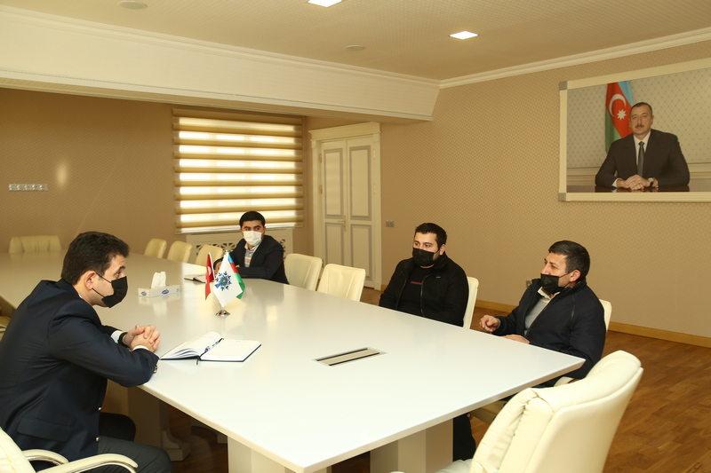 Deputat Şəhid Kamilin ailəsi ilə görüşüb-FOTO  