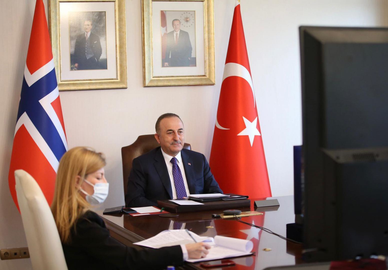 Çavuşoğlu norveçli həmkarı ilə Qarabağı müzakirə etdi