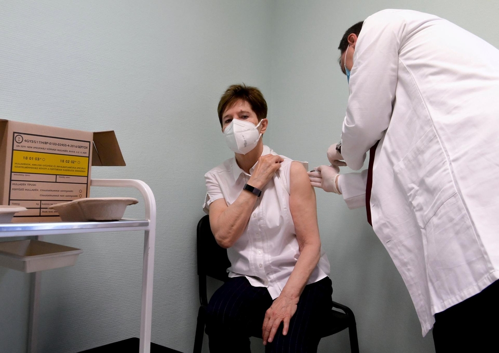 Koronavirus peyvəndi vurulan 6 nəfər öldü