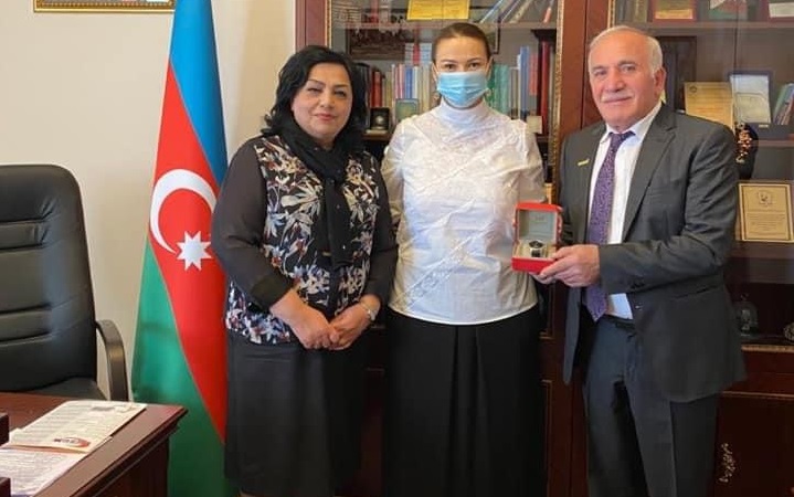 Komitə sədri Xan Şuşinskinin ailəsi ilə görüşdü