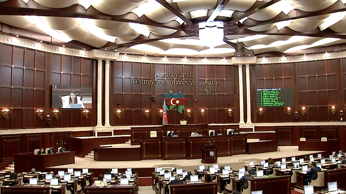 Növbədənkənar parlament seçkilərindən 1 il ötür