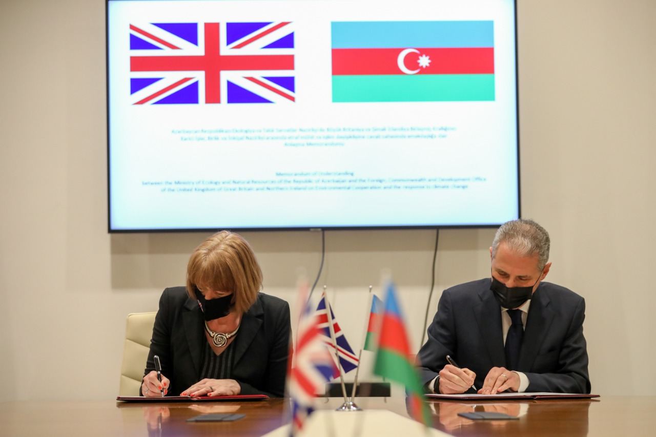 Muxtar Babayev britaniyalı nazirlə anlaşma memarandumu imzaladı