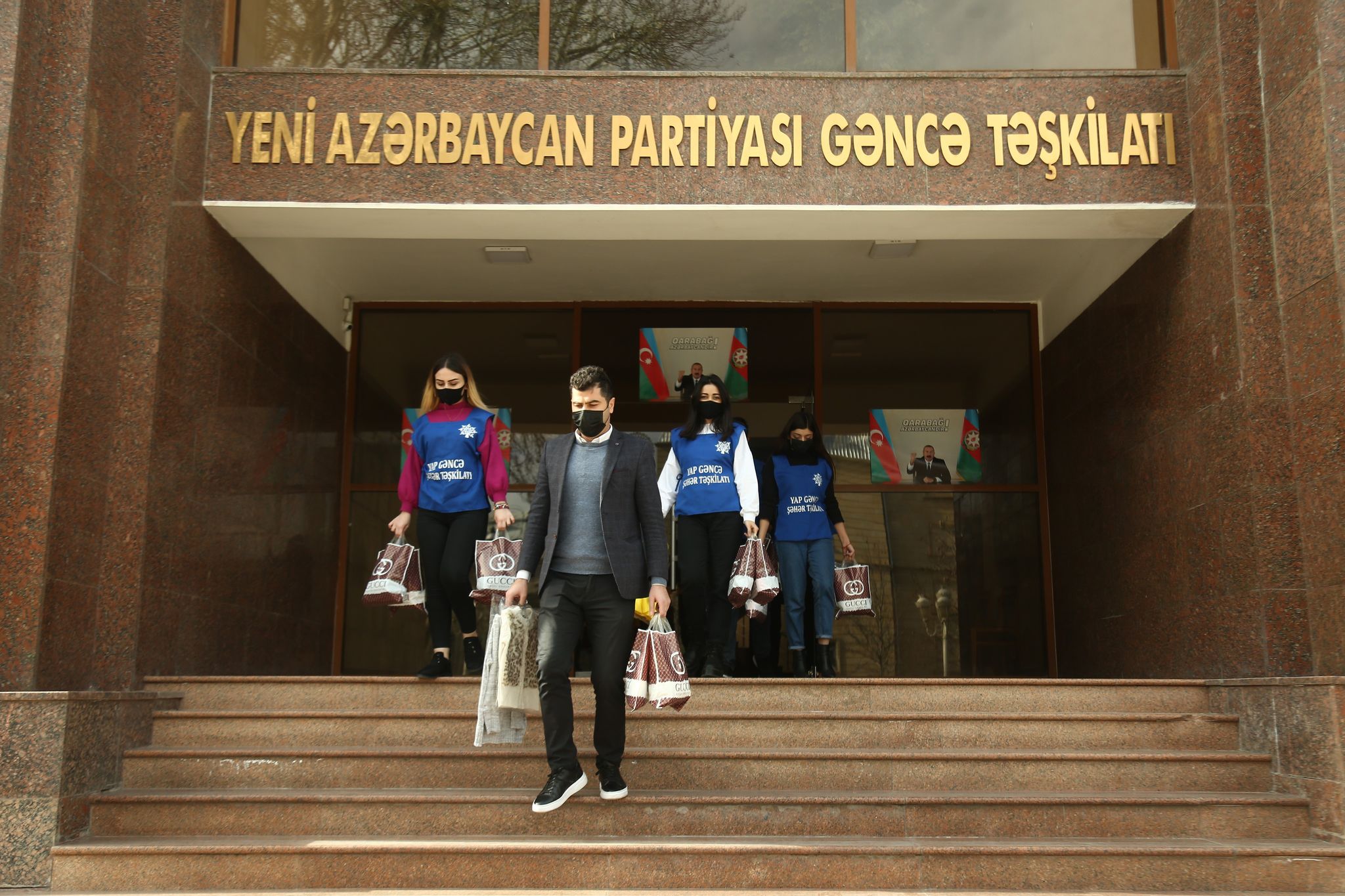 YAP fəalları Gəncə Uşaq Evi sakinlərinin qonağı olublar - FOTOLAR