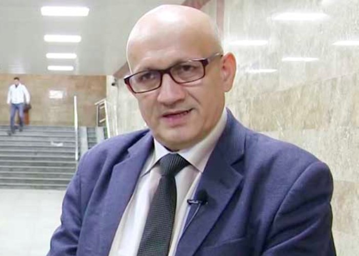 Koronavirusa yolxan tarixçi alimin vəziyyəti düzəlmir