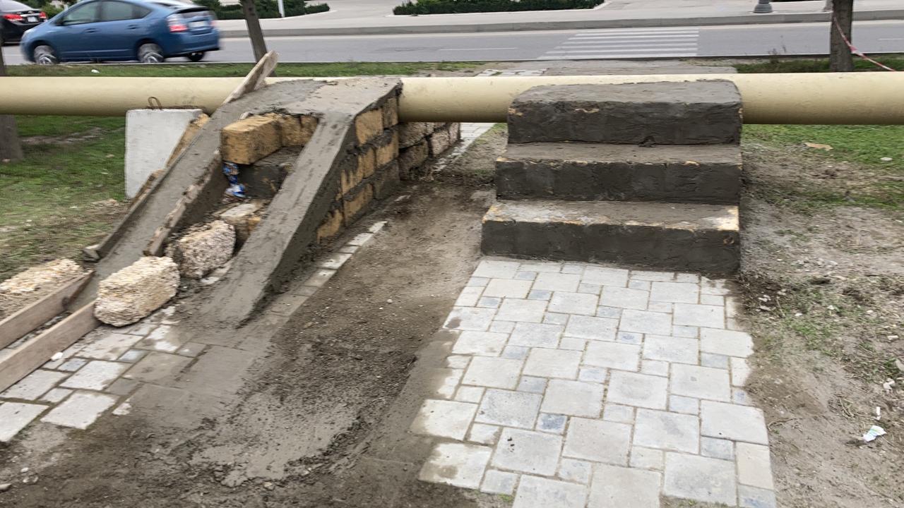 Piyadaların hərəkətinə mane olan qaz xətti köçürüldü - FOTO