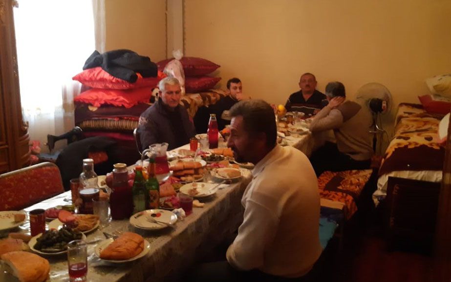 Oğluna toy edən ata cərimələndi