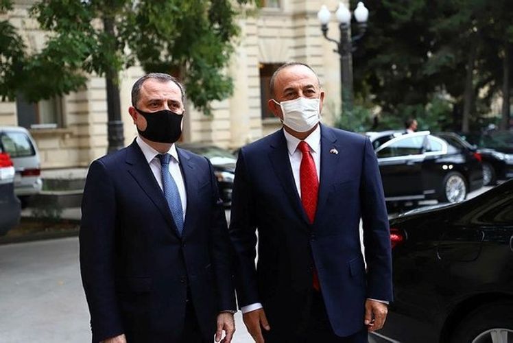 Bayramov Çavuşoğlunu təbrik etdi