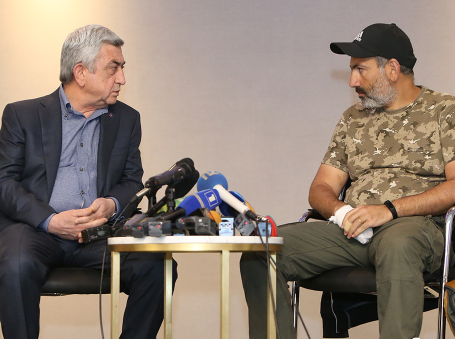 Sarkisyan Paşinyanın onun “layihəsi” olduğu barədə ittihamlara CAVAB VERİB
