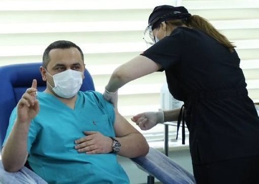 Tibb işçilərinin ikinci doza vaksinasiyası başlanır