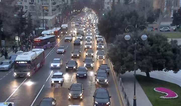 Bakının bu küçə və prospektlərində sıxlıq var- SİYAHI
