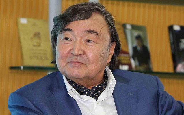 Oljas Süleymanov koronavirusa yoluxub   