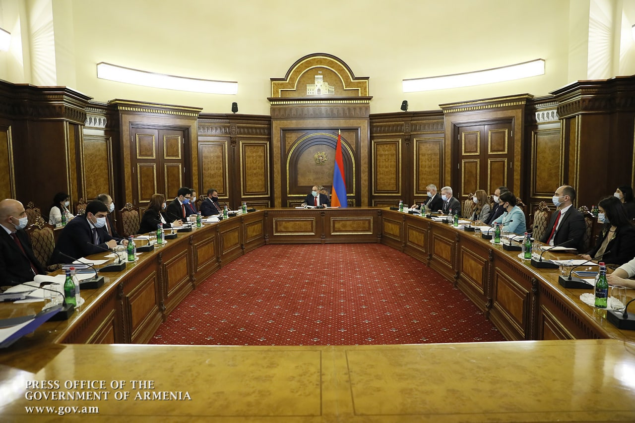 Paşinyan iclas keçirdi